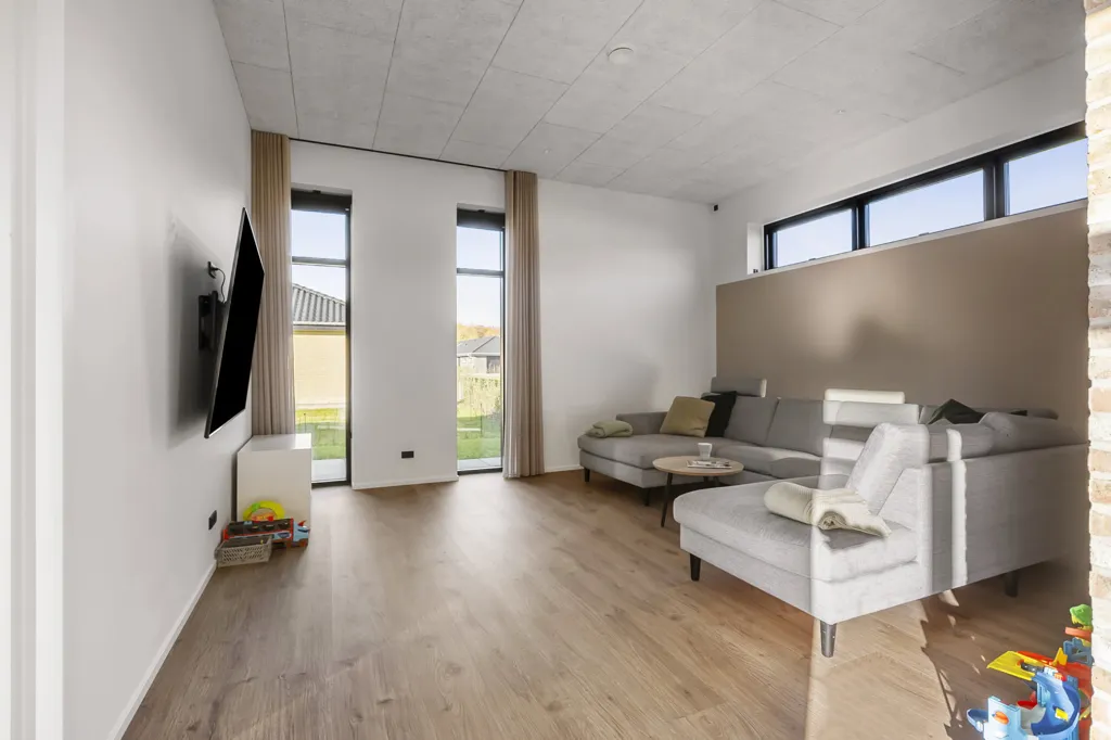 Elutuba - Contemporary Villa with Garden in Rødekro