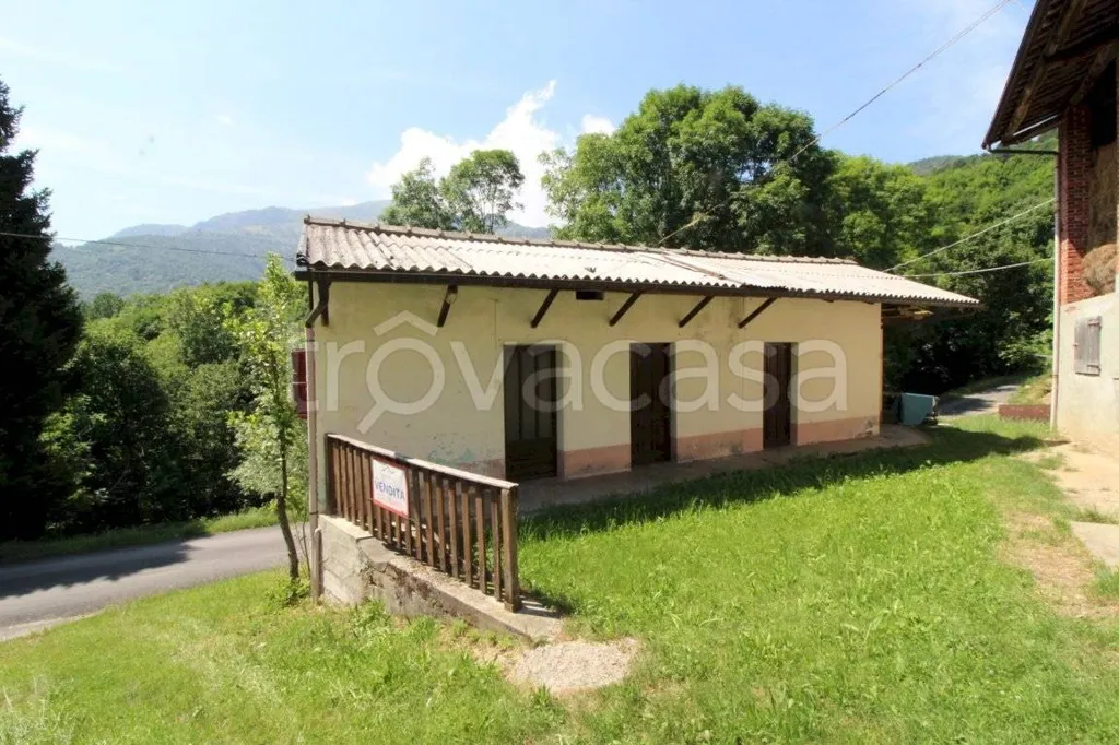 Välivaade - Rustic Property with Private Garden in Paesana