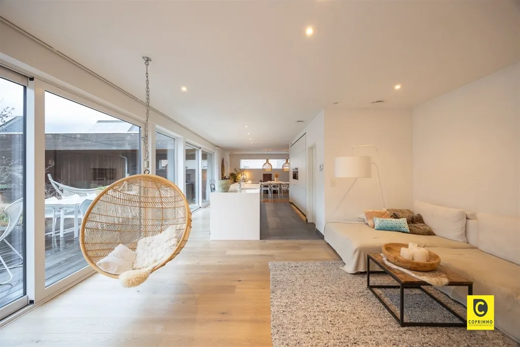 Séjour - Maison Moderne avec Terrasse à Niel