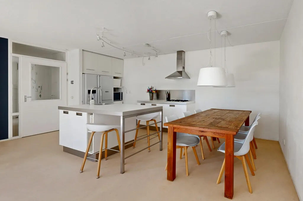 Söögituba - Apartment with South Balcony in Amsterdam-Oost