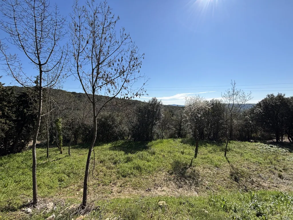 Giardino - Constructible Plot with South Exposure in Roquessels
