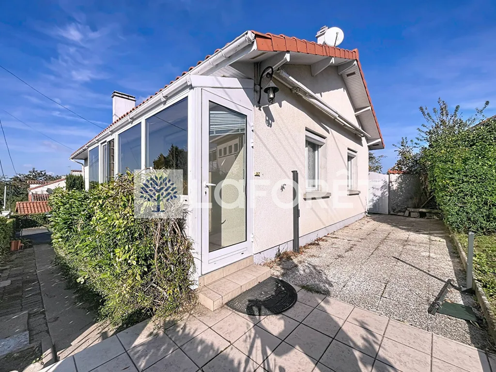 Välivaade - Pavilion with Garden in Bressuire