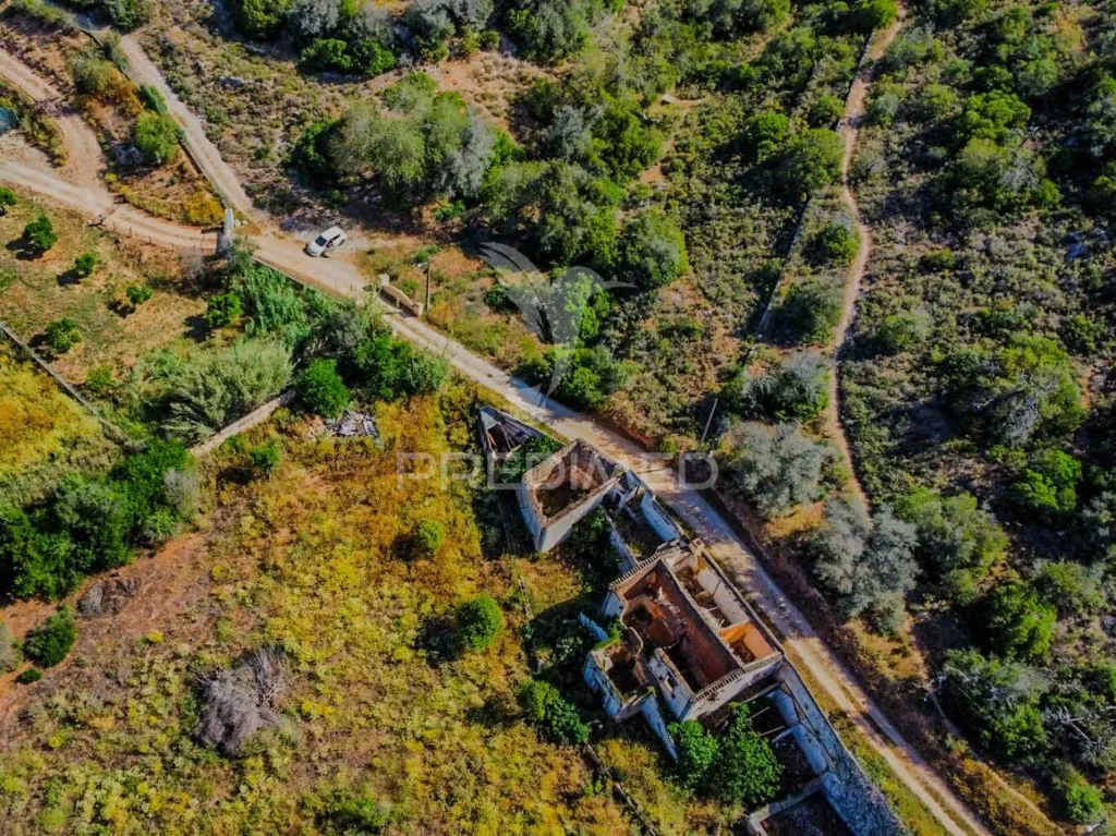 Õhuvaade - Ruined Property with Large Plot in Alcantarilha