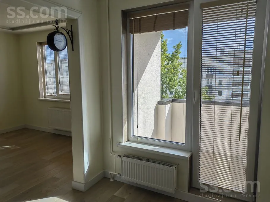 Elutuba - Modern Apartment with Balcony in Zolitūde, Riga