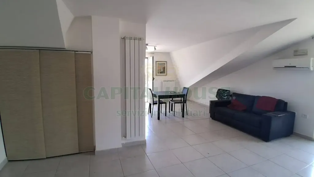 Séjour - Mansarded Apartment with Balcony in Vitulazio