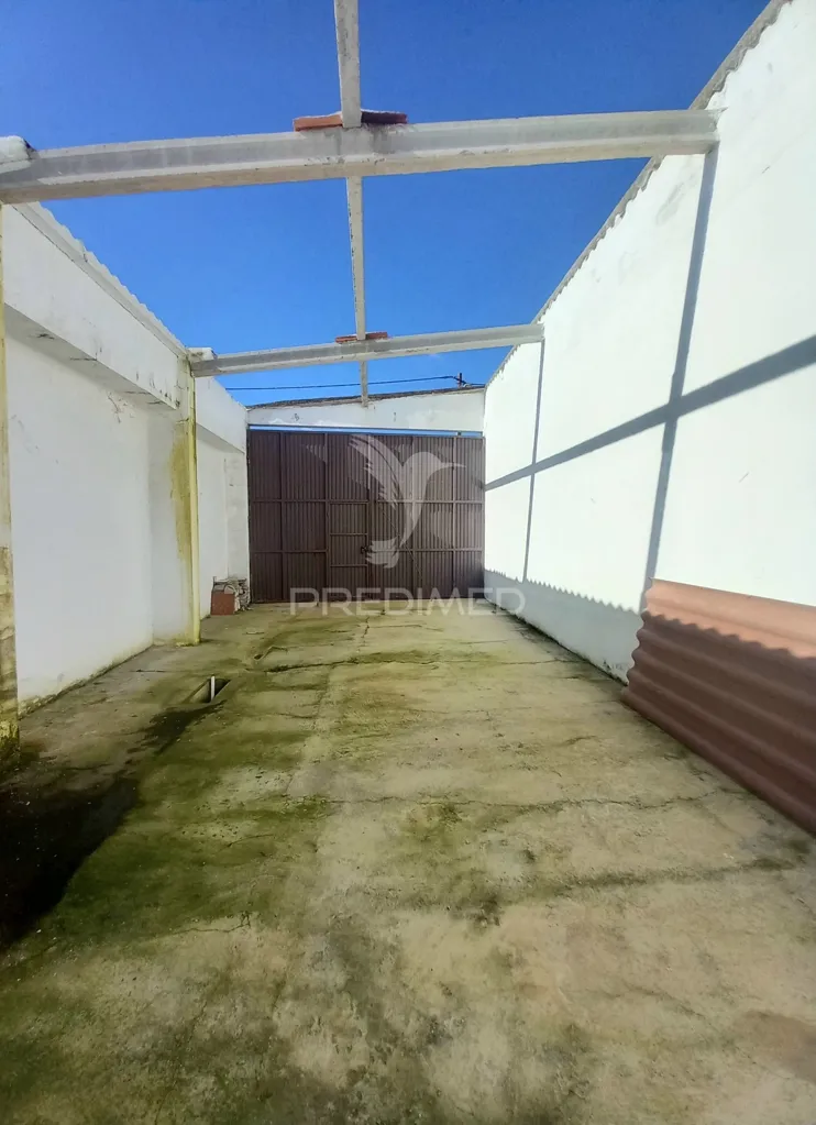 Jardin - Commercial Space with Conversion Potential in Redondo