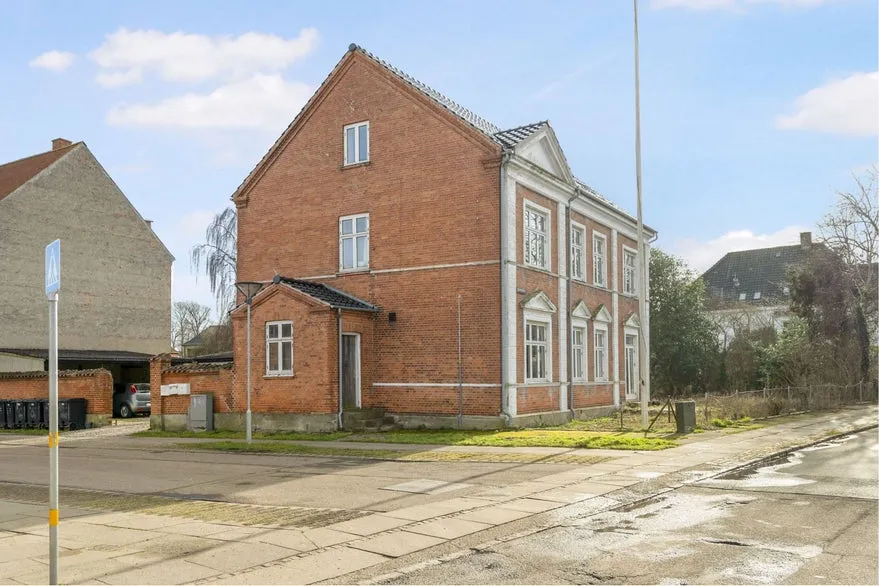 Exterior - Triplex with Garden in Central Korsør