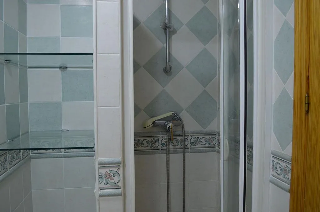 Vannitoad - Amueblated Flat with Balcony in Granada