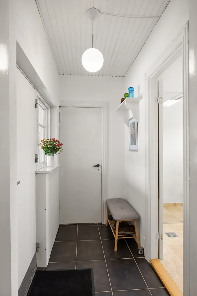 hallway_entrance