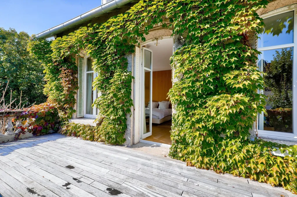 Terrass - Renovated Mansion with Garden in Saint-Cloud
