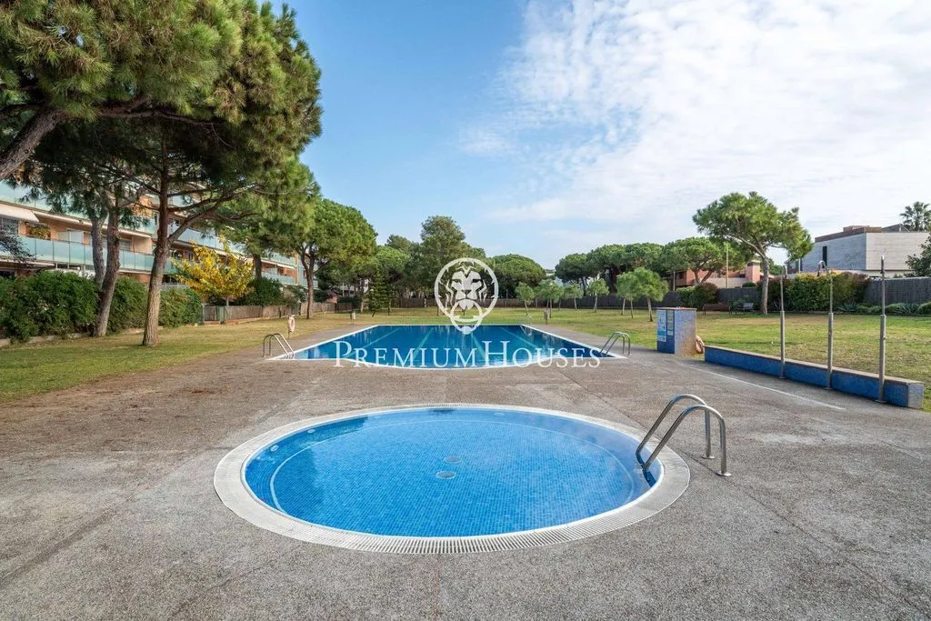 Piscina - Luxury Penthouse with Sea View in Gavà Mar