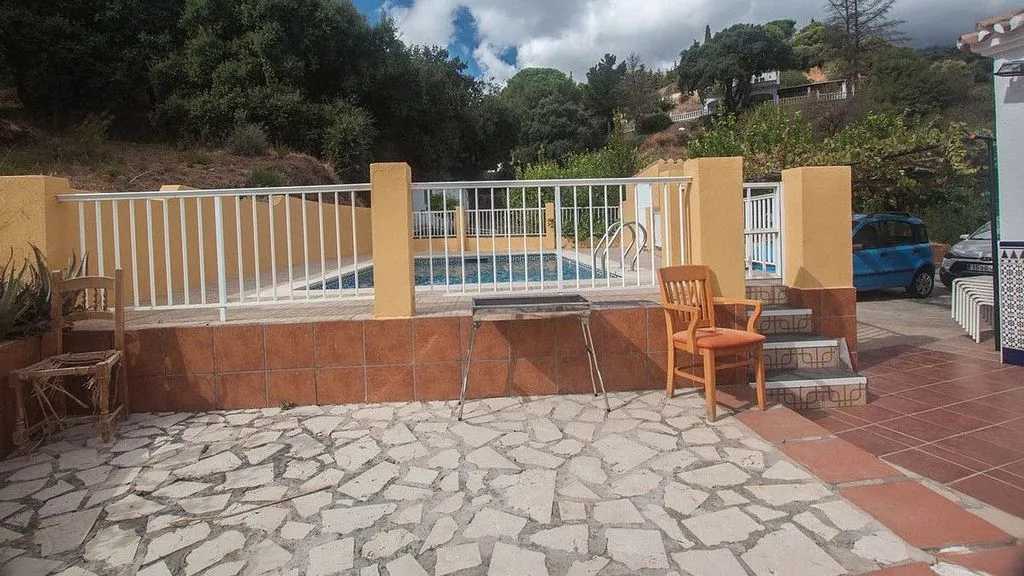 Bassein - Rural House with Pool in Estepona