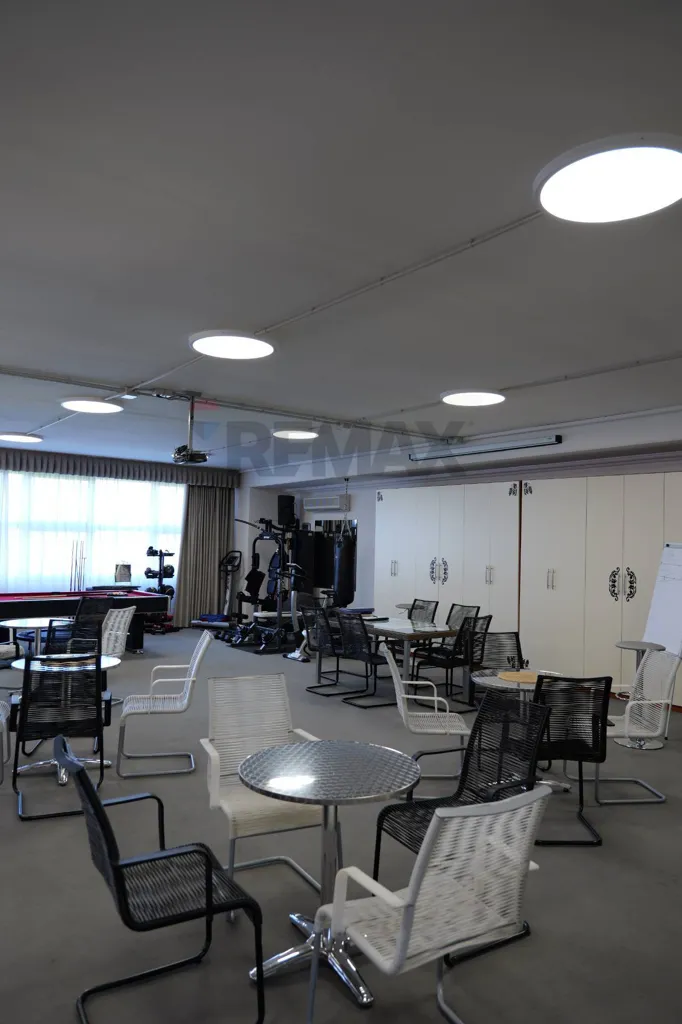 Rooms - Professional Space with Parking in Rovereta