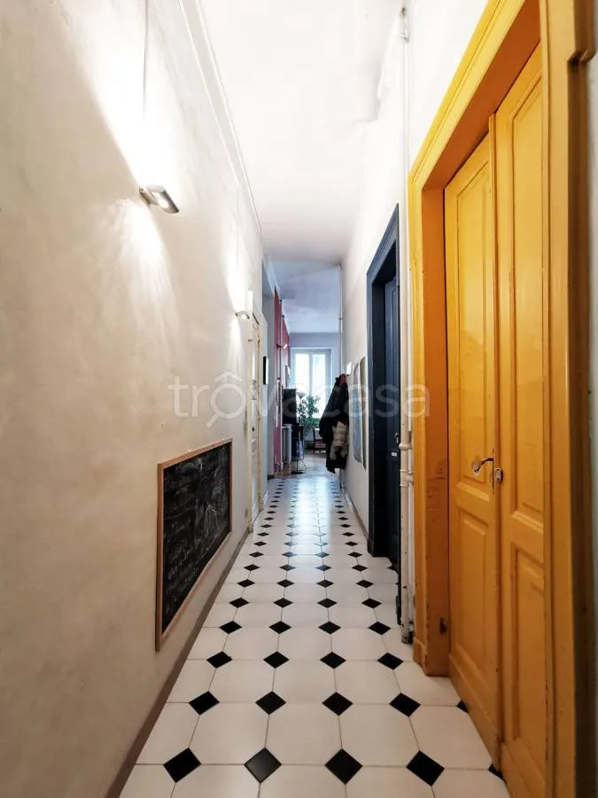 Entrée - Spacious Apartment with Triple Exposure in Turin