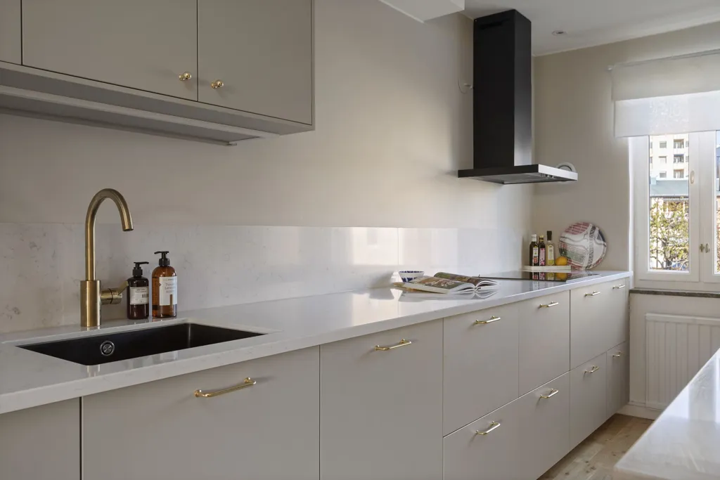 Cuisine - Modern Apartment with Balcony in Näsby Park