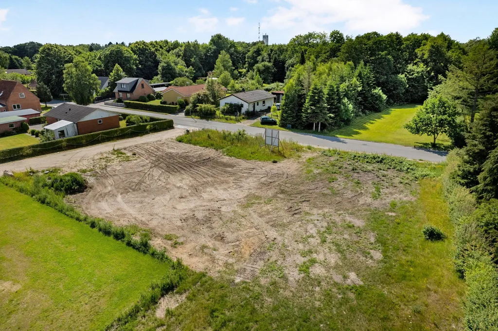 Aed - Vacant Plot with 5G Coverage in Hadsund