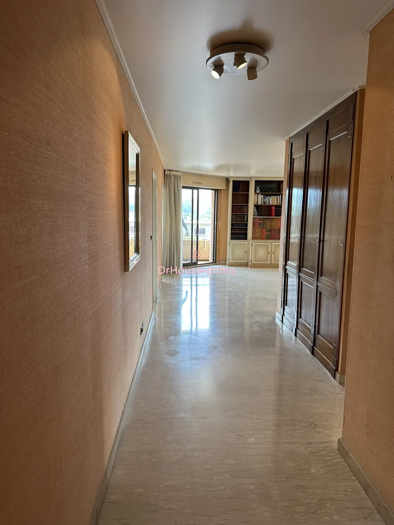 Hallway - Apartment with Balcony and Terrace in Central Location