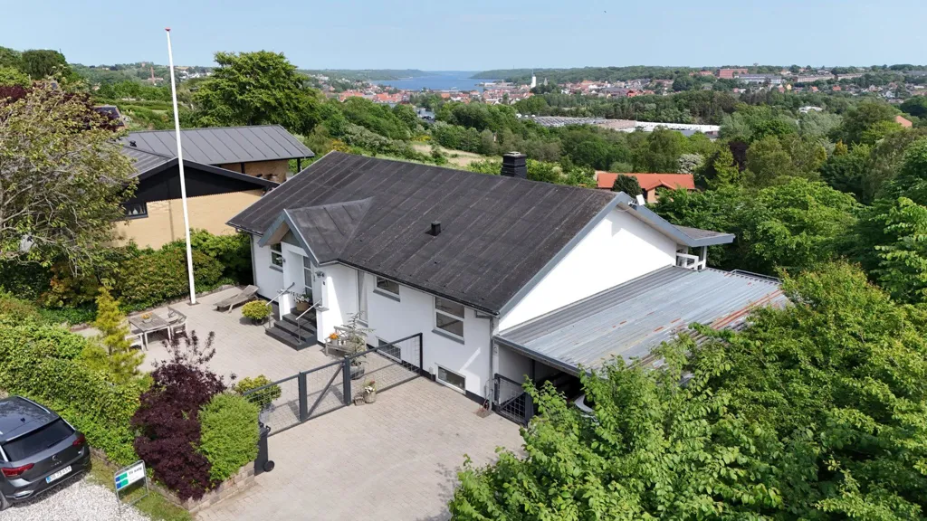 Õhuvaade - Fenced Villa with Large Garden in Hobro