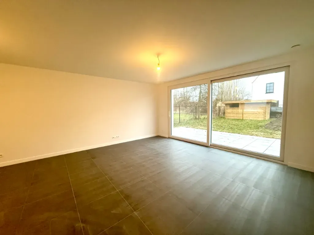 Séjour - Maison moderne en rangée avec terrasse à Astene
