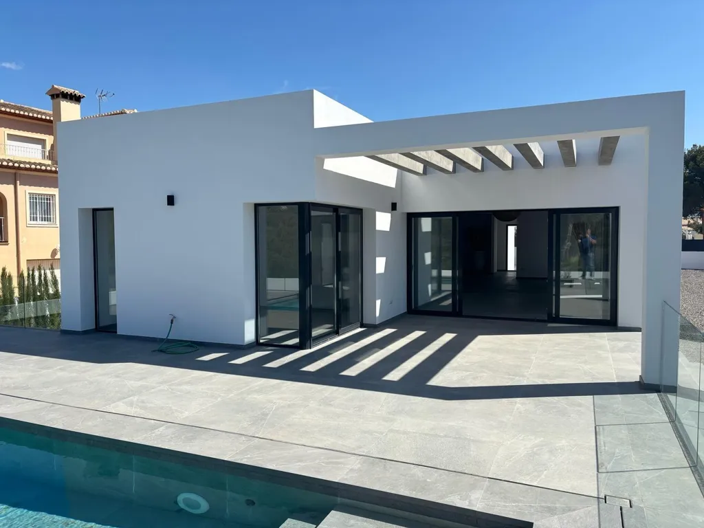 Piscine - Newly Built Villa with Pool in La Nucia