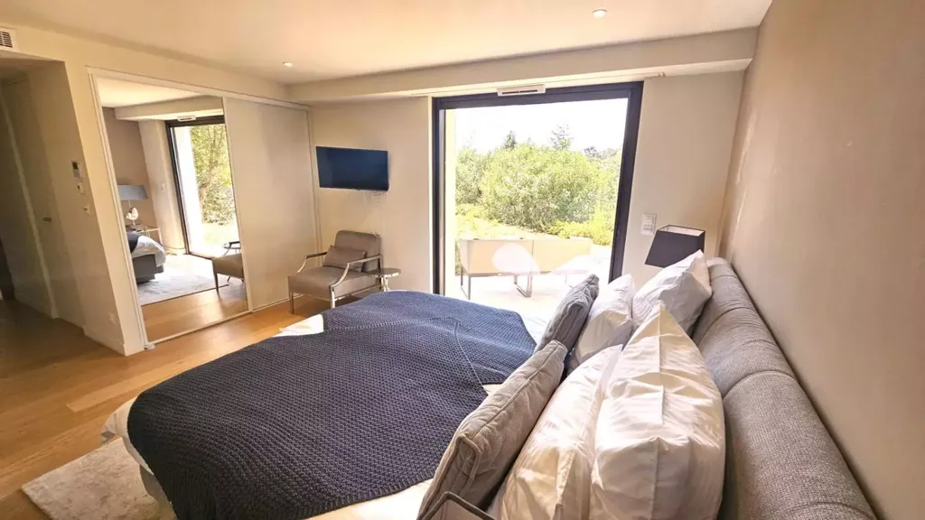 Bedrooms - Prestigious Property with Sea View in Grimaud
