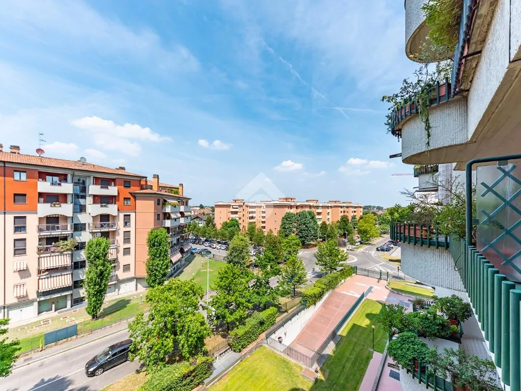 Balcone - Fully Rented 3-Bedroom in Lainate Centre