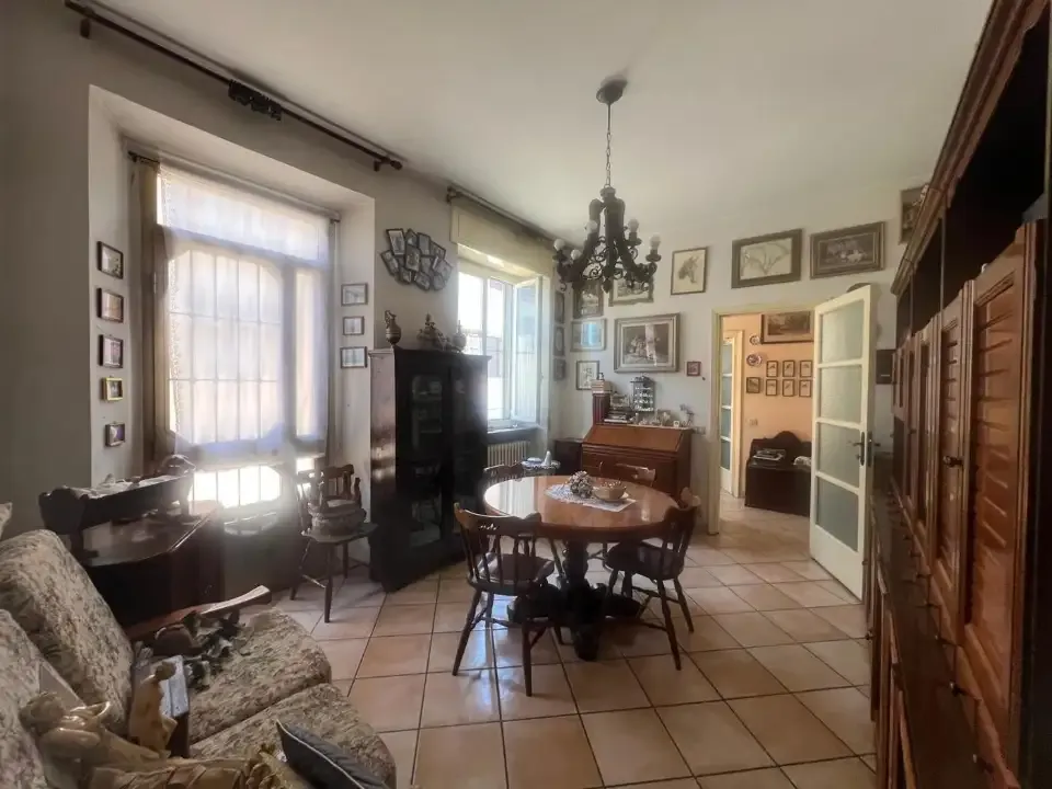 Söögituba - Two-Level House with Balcony in Albonese