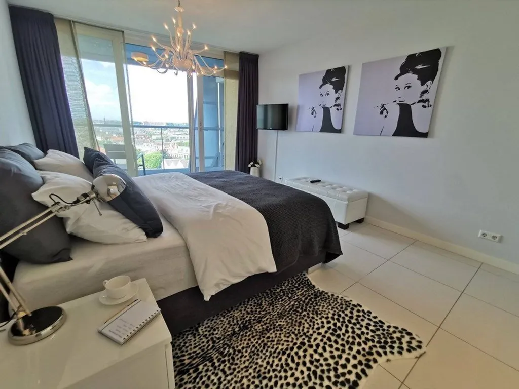 Chambres - 2-Bedroom Apartment with Balcony in Rotterdam Centre