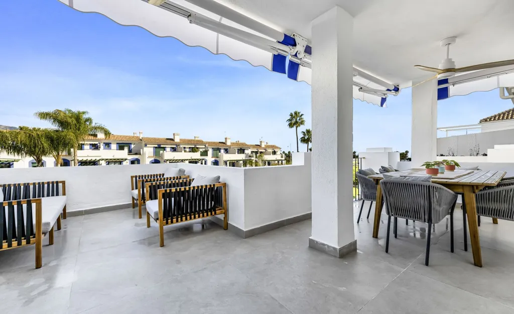 Terrasse - Renovated Duplex with Sea View in San Pedro