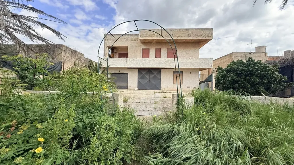 Exterior - Villa with Private Garden in Marsala