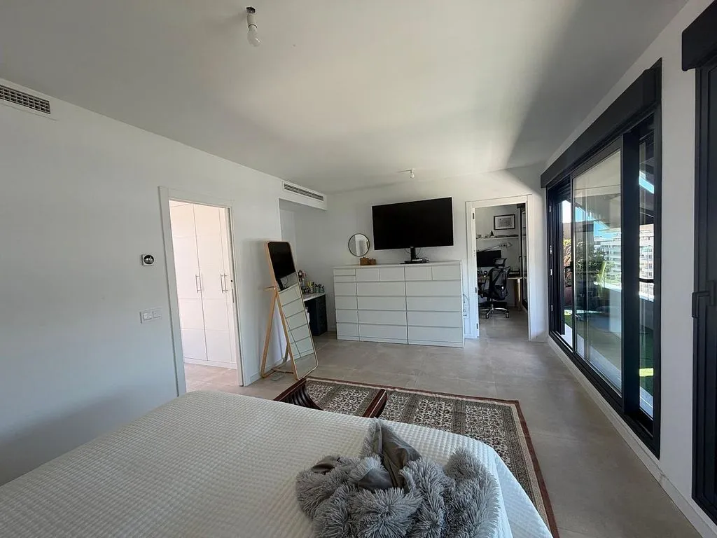 Bedrooms - Penthouse with Pool on Avenida Mar de Alborán