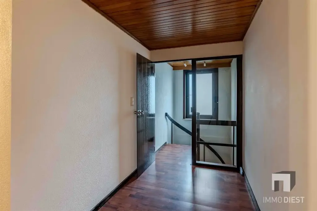 hallway_entrance
