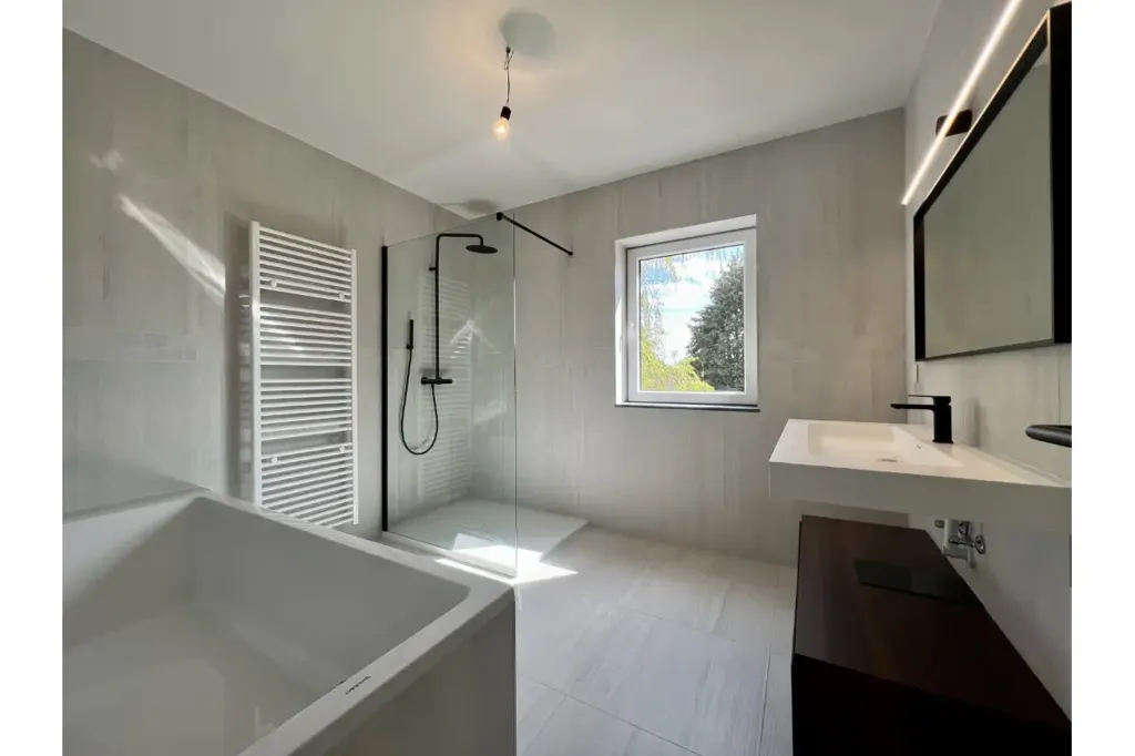 Vannitoad - Luxury Villa with Solar Panels in 2024