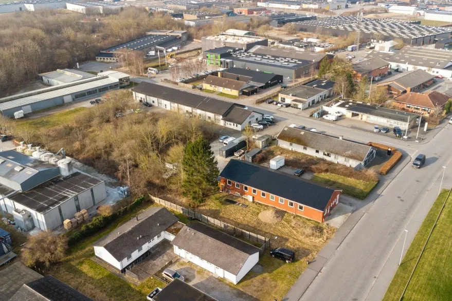 Õhuvaade - Commercial Plot with 1,650 m² Buildable Area in Aarhus