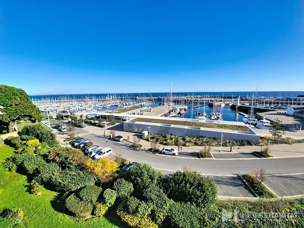 Terrace - 3-Bed Apartment with Sea View in Quiberon