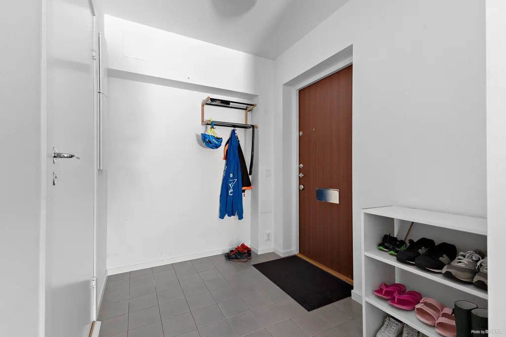 Esik - Apartment with Garden in Järfälla