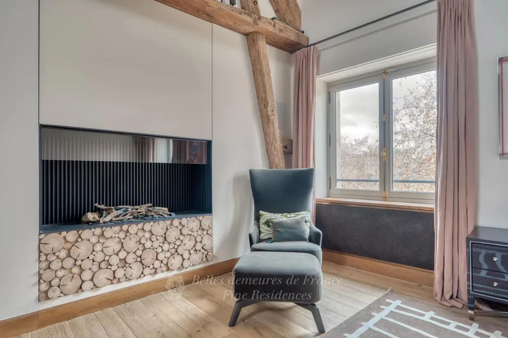 Living Room - Period Charm Triplex with Seine View in Paris 5th
