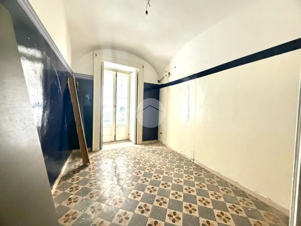 Pièces - 6-Room Apartment with Garden in Naples