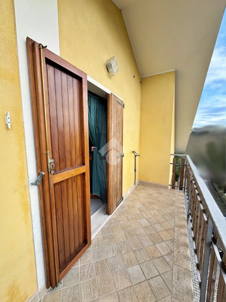 Balcony - Bifamiliare Villa with Garden in Montelabbate