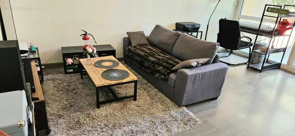 Séjour - Appartement avec Balcon au Centre de Gaillon