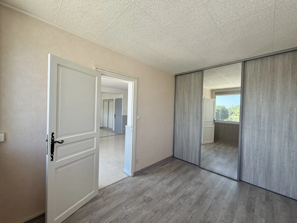Toad - 4-Piece Apartment with Balcony in Tarascon
