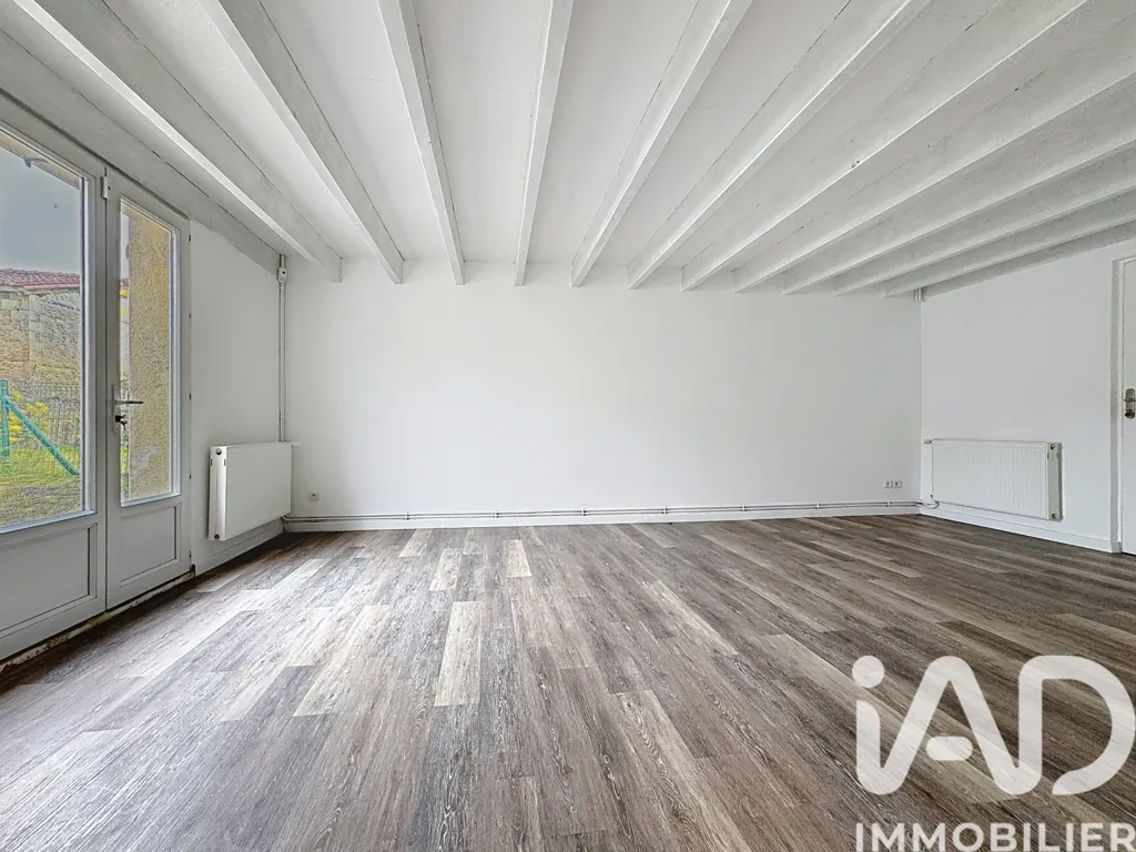 Pièces - Maison Rénovée avec Jardin à Aubeville