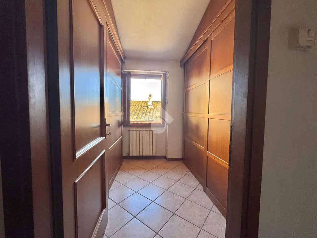 Esik - Apartment with Balcony in Carmignano