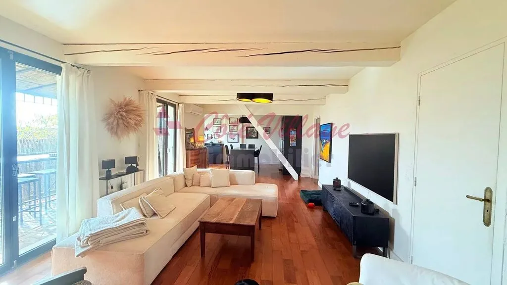 Séjour - Appartement Luxueux avec Piscine à Saint-Pierre-sur-Mer