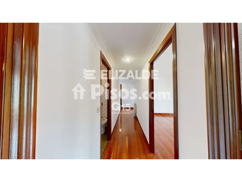 Esik - Apartment with Balcony near Hernani Town Centre