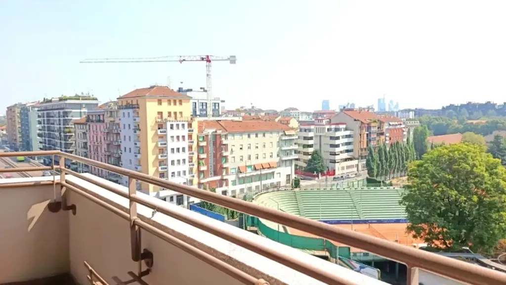 Rõdu - Rustic-Style Penthouse with Skyline View in Milan