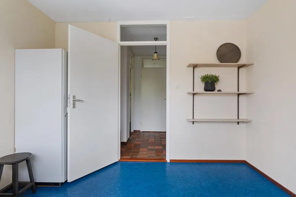 Esik - Corner House with Garden in Gytsjerk