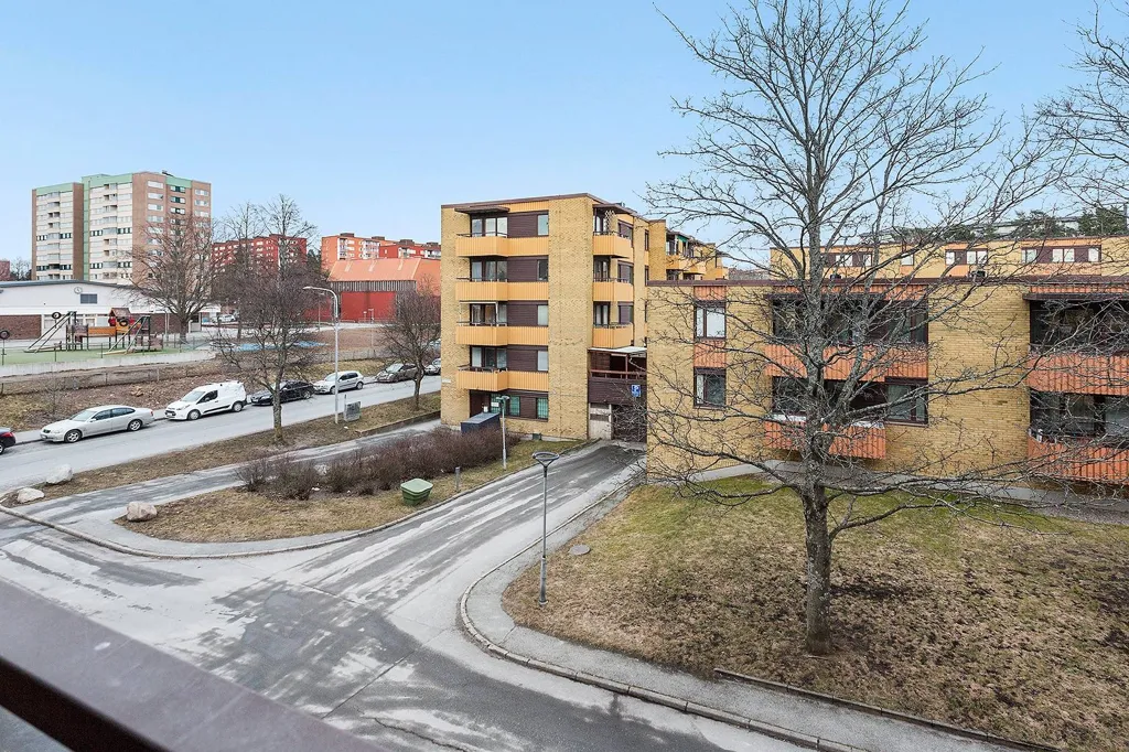 Rõdu - Bright 1-Bedroom Flat with Balcony in Stockholm