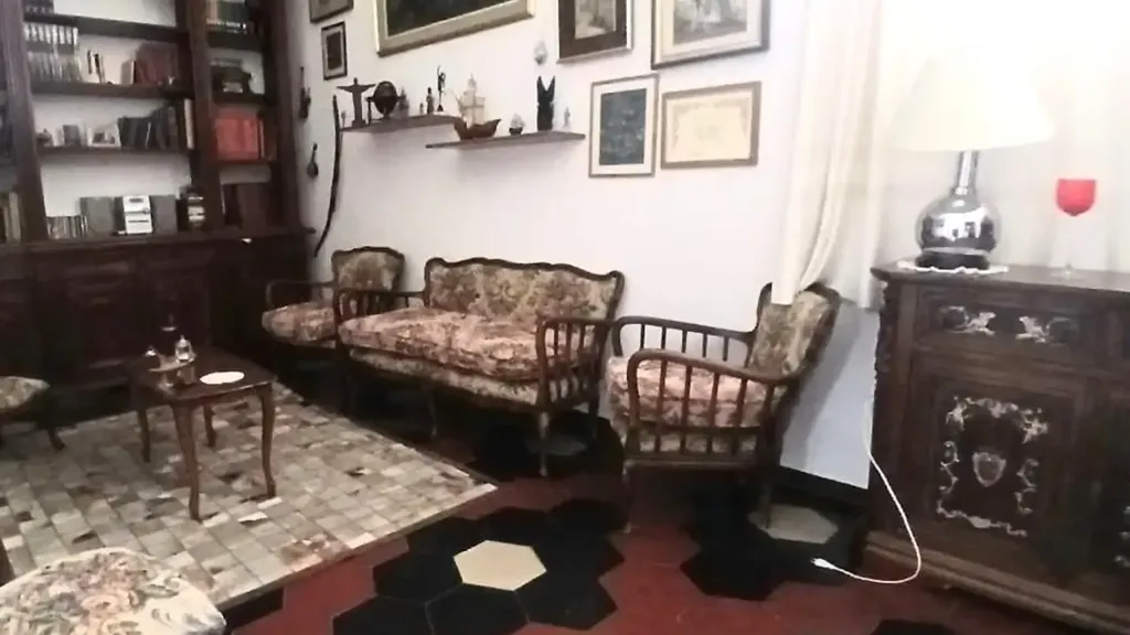 Séjour - Apartment with Balcony in Livorno Centre