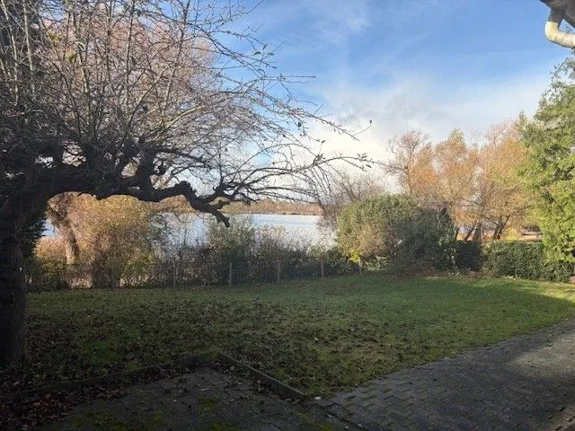 Aed - Renovated Apartment with Lake View in Gentofte